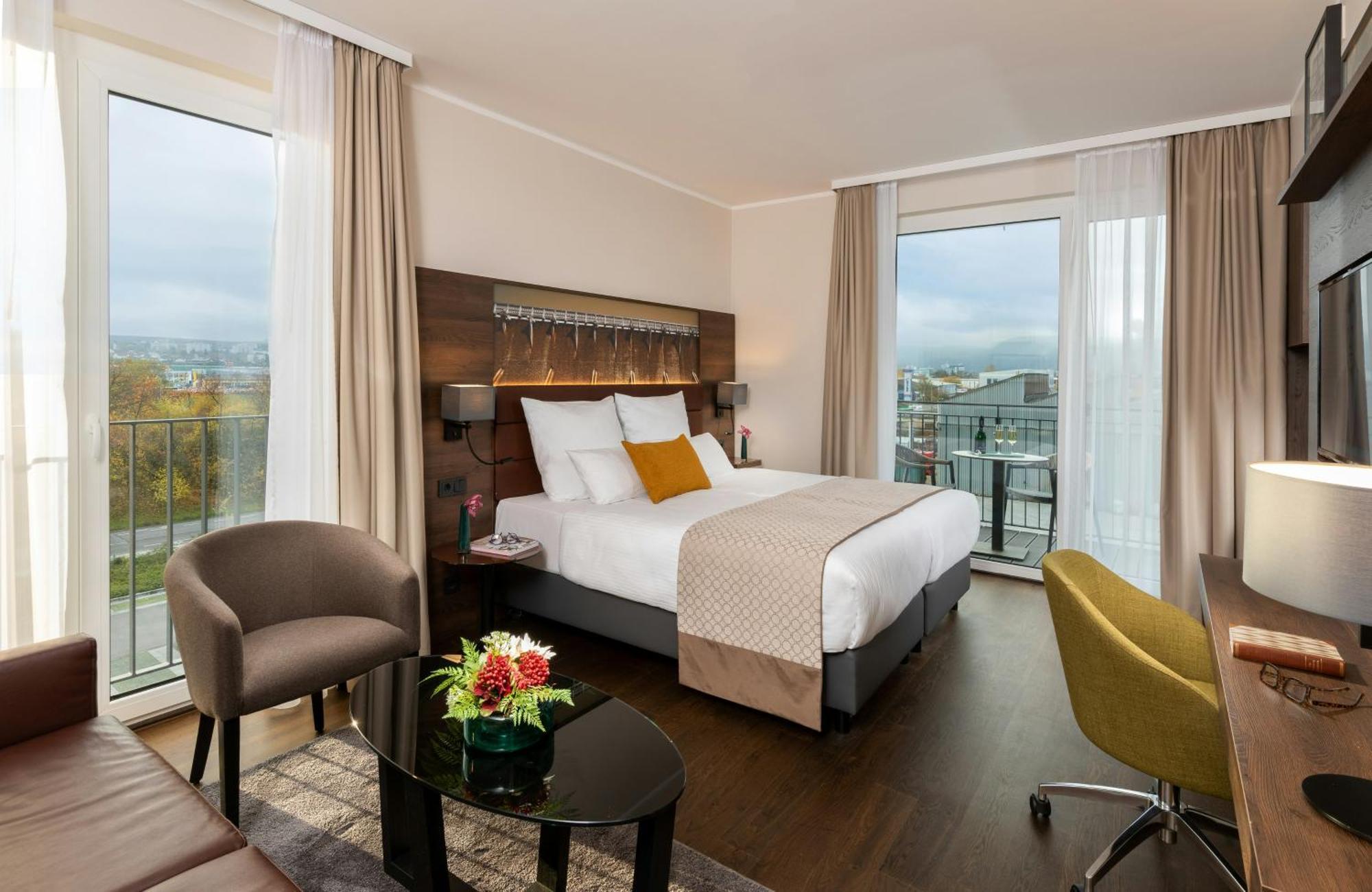 Junior Suite Triple,1747024020:JPEG
